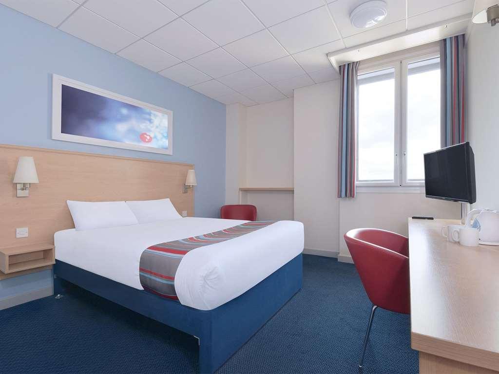 Travelodge Bracknell Habitación foto